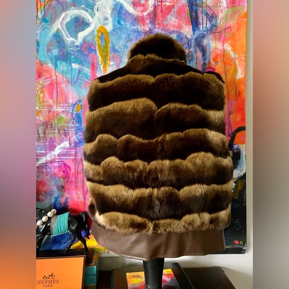 Gorgeous CHICOS Lush Brown Faux Fur VEST Statement Luxury Fashion size 1 NWOT ❤️ - Picture 7 of 10
